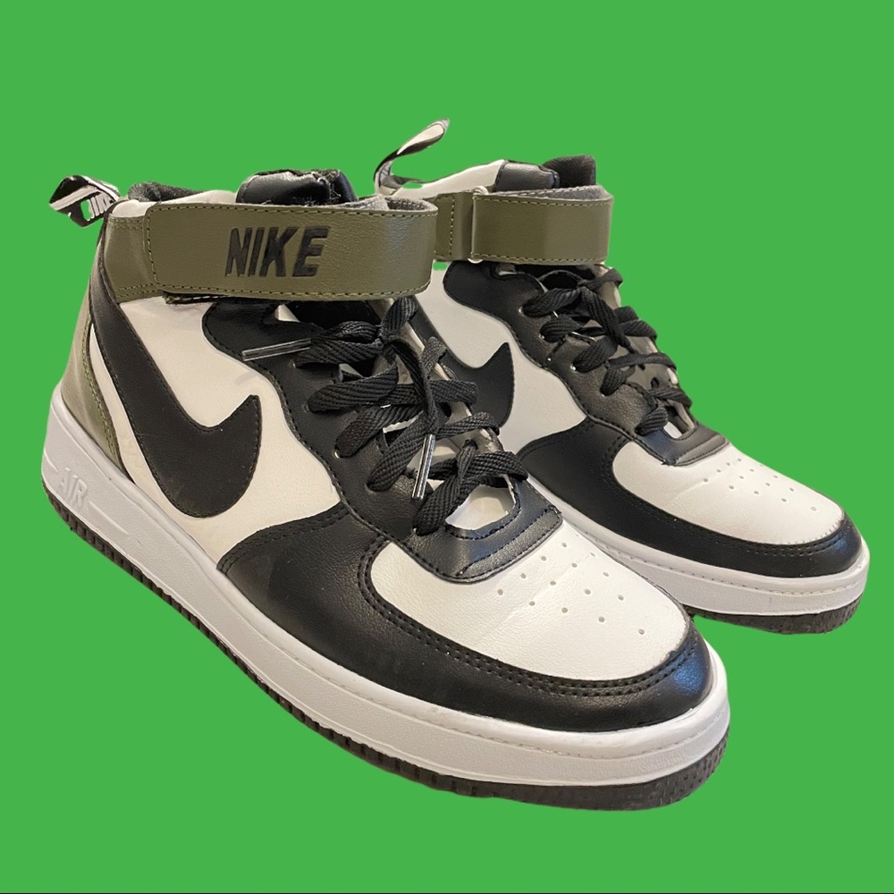 NIKE CAMO GREEN SNEAKERS